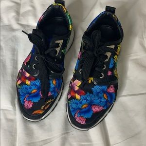 DSquare2 Authentic sneakers only war three times